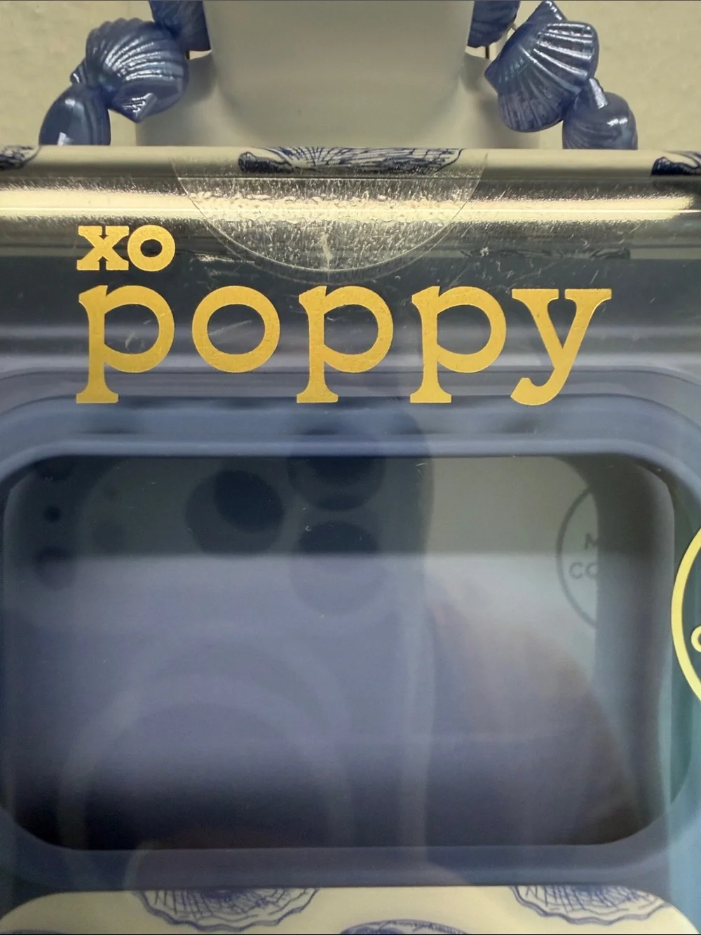 XO Poppy | Vintage Blue Clamshell Pearl iPhone 17 Pro Max MagSafe Case